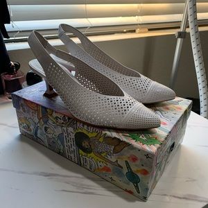 Jeffrey Campbell Bianca Kitten Heel